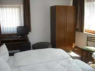 Hotel Wiesbadener Hof Stuttgart 3*,
